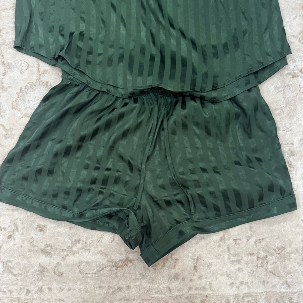 Rachel parcell green pajamas medium - Picture 3 of 6
